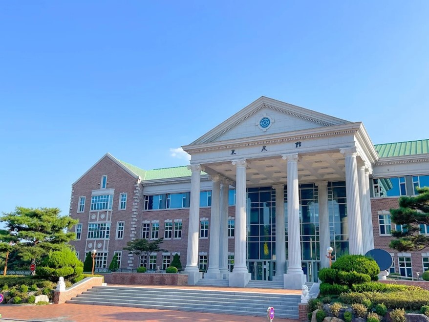 Университет Кеймен