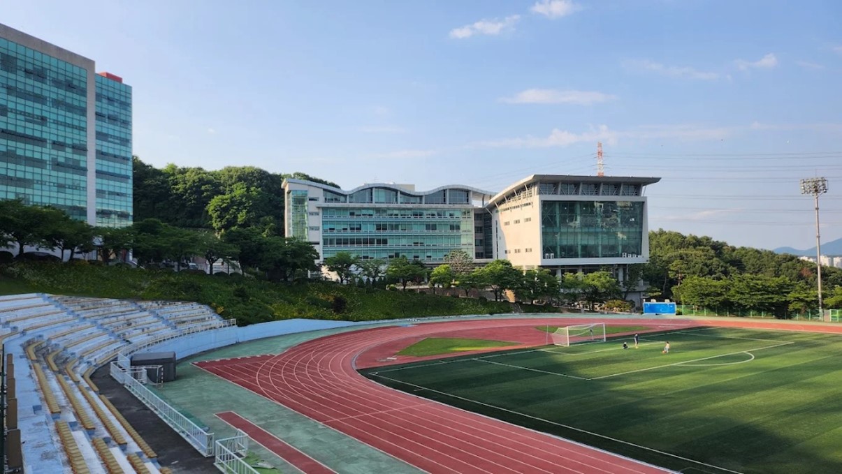 Университет Йон-ин